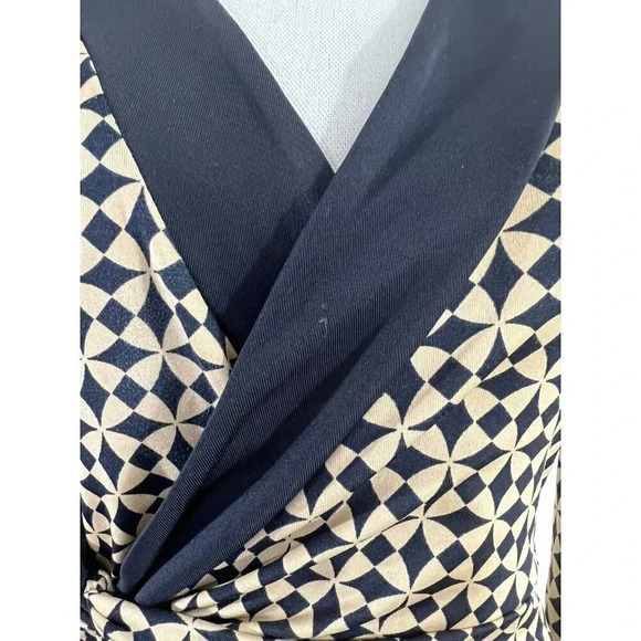 BCBG Maxazria Dress Tan and Black Geometric Mod Draped Neckline Size XS - Picture 9 of 10